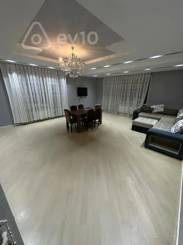 Kirayə verilir 3 otaqlı yeni tikili 150 m²