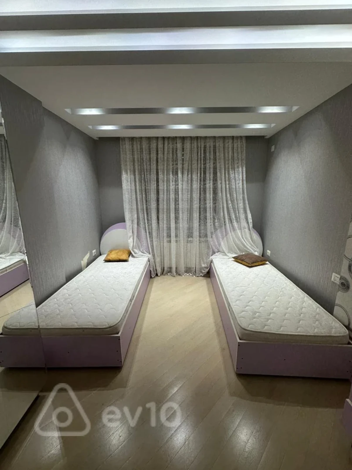 Kirayə verilir 3 otaqlı yeni tikili 150 m²