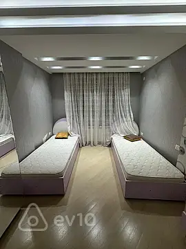 Kirayə verilir 3 otaqlı yeni tikili 150 m²