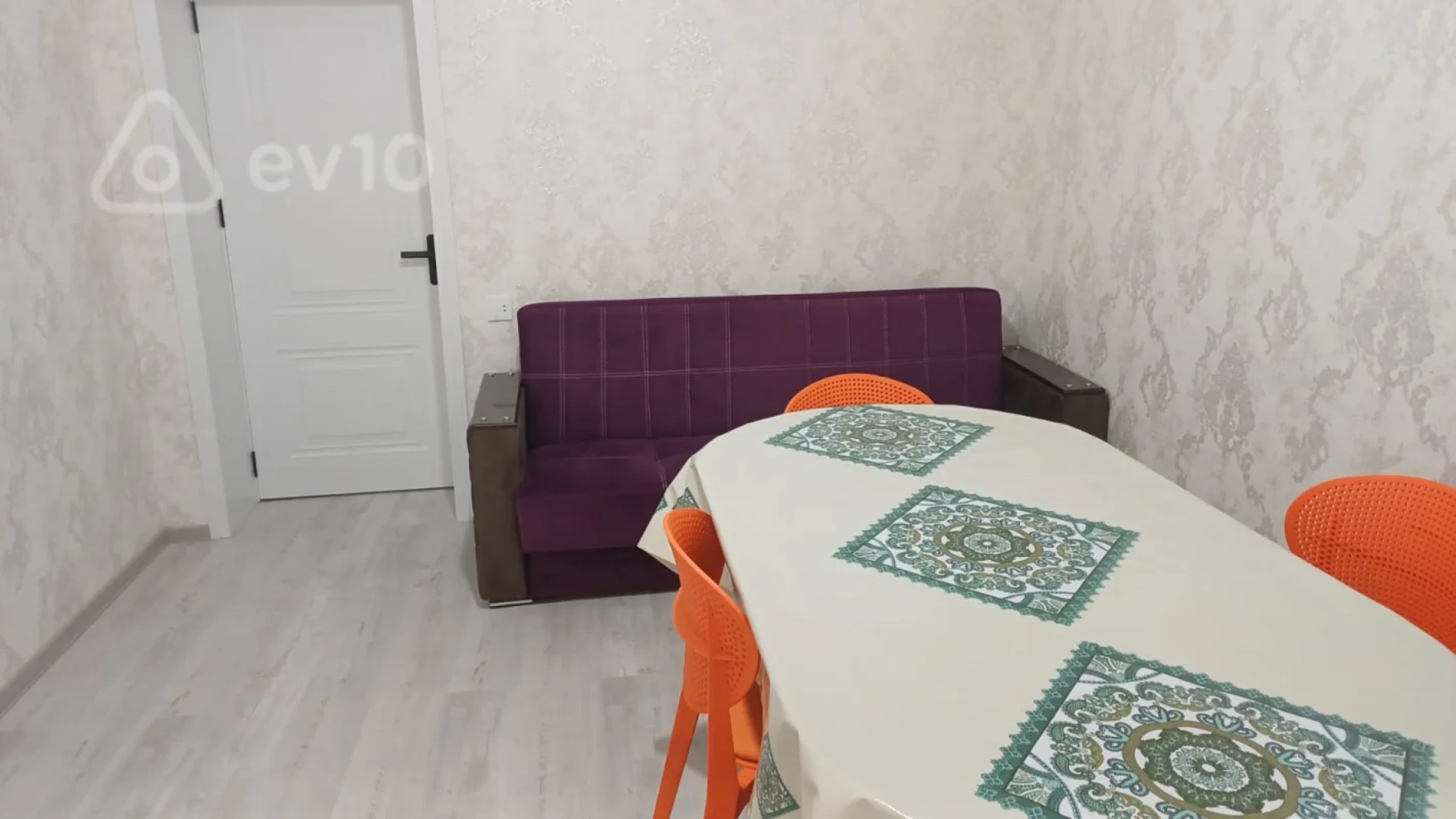 Kirayə verilir 2 otaqlı yeni tikili 70 m²