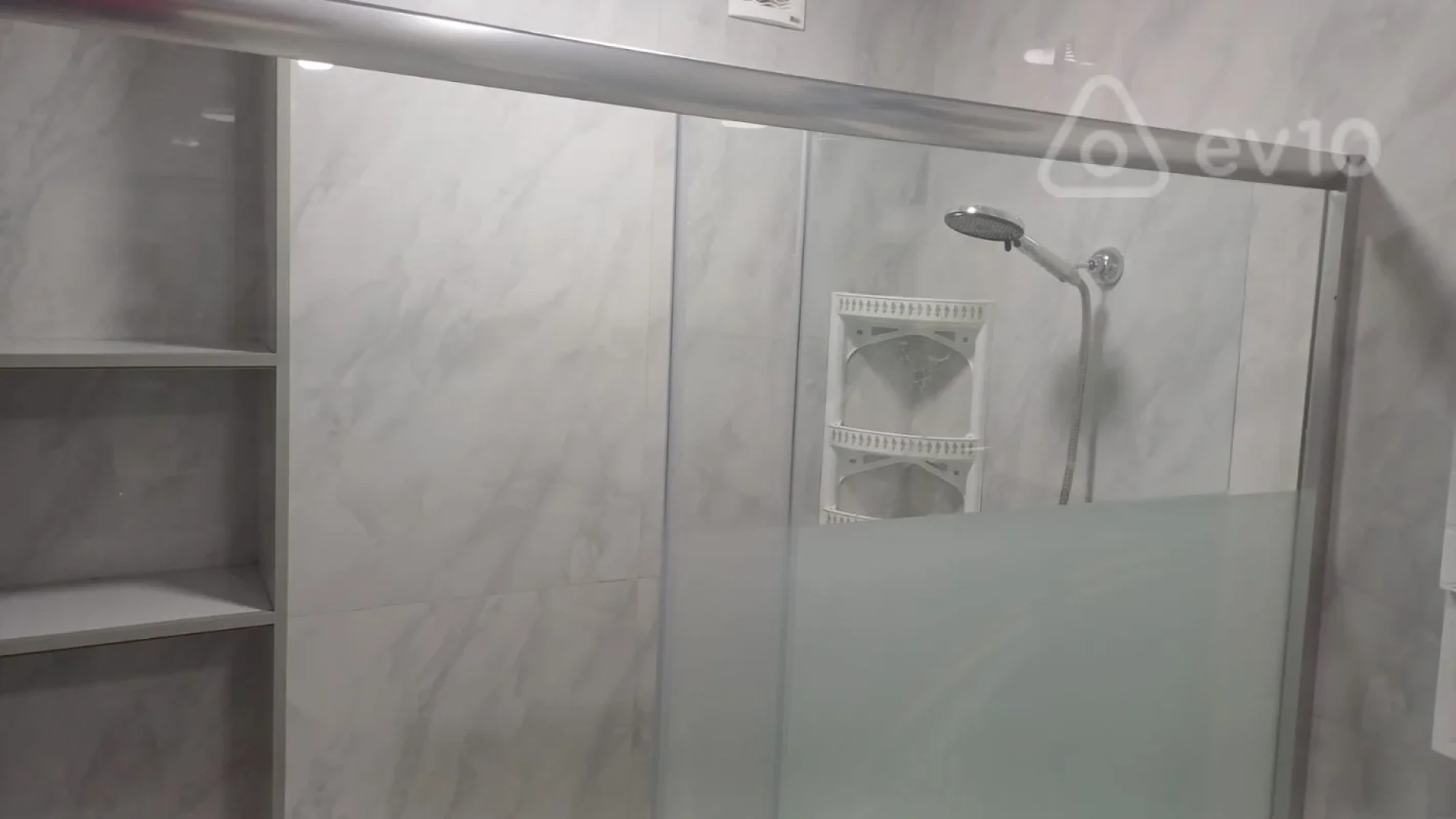 Kirayə verilir 2 otaqlı yeni tikili 70 m²