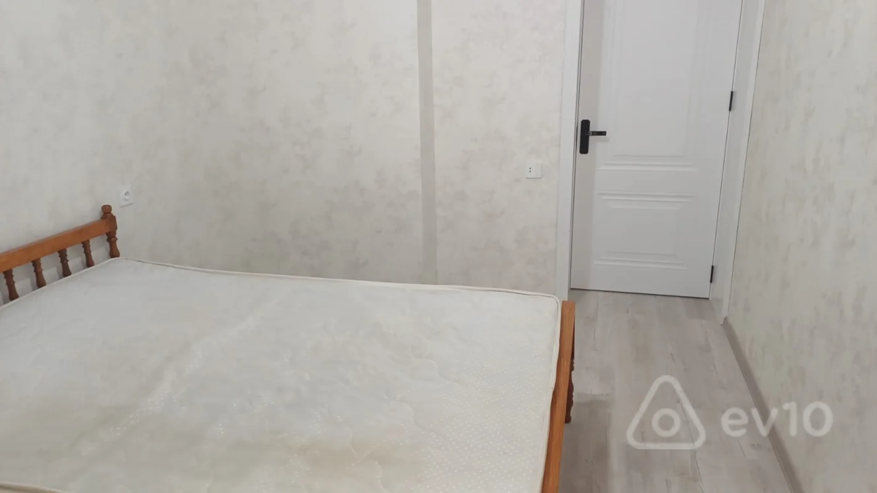 Kirayə verilir 2 otaqlı yeni tikili 70 m²