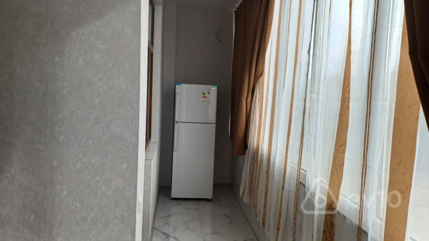 Kirayə verilir 2 otaqlı yeni tikili 70 m²
