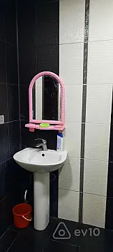 Kirayə verilir 2 otaqlı köhnə tikili 60 m²