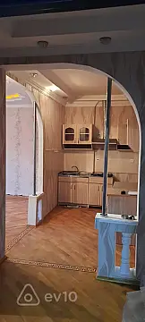 Kirayə verilir 2 otaqlı köhnə tikili 60 m²