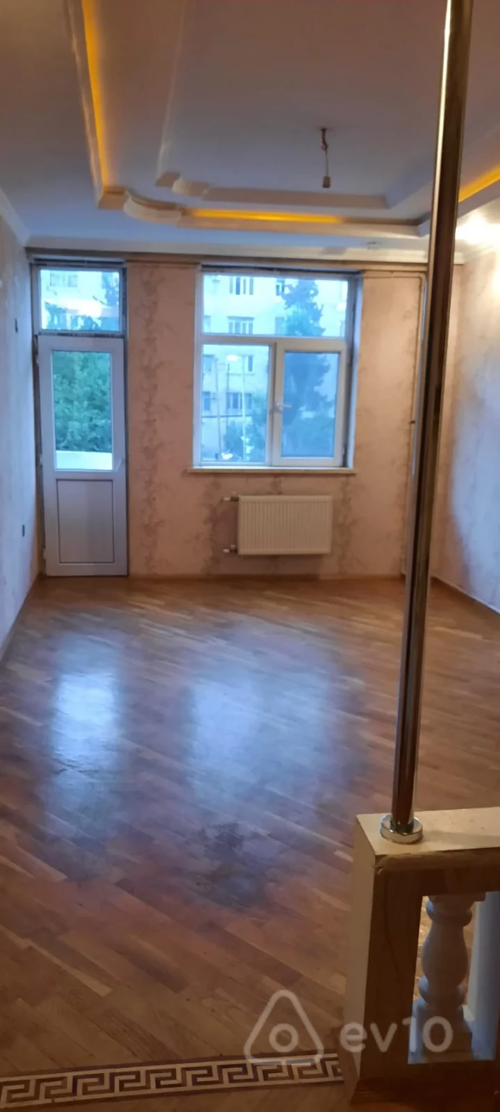 Kirayə verilir 2 otaqlı köhnə tikili 60 m²