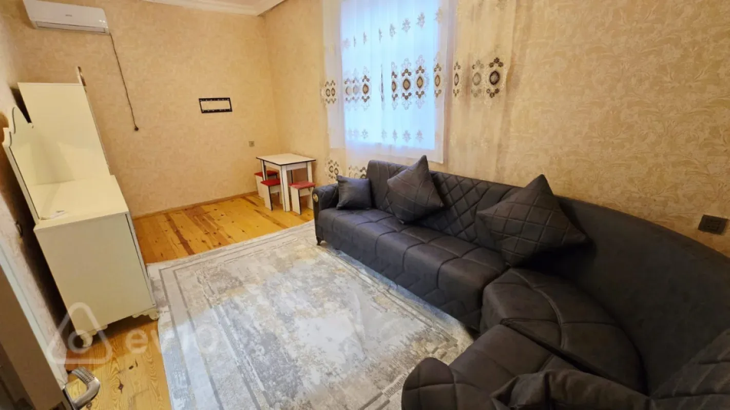 Kirayə verilir 2 otaqlı həyət evi 61 m²