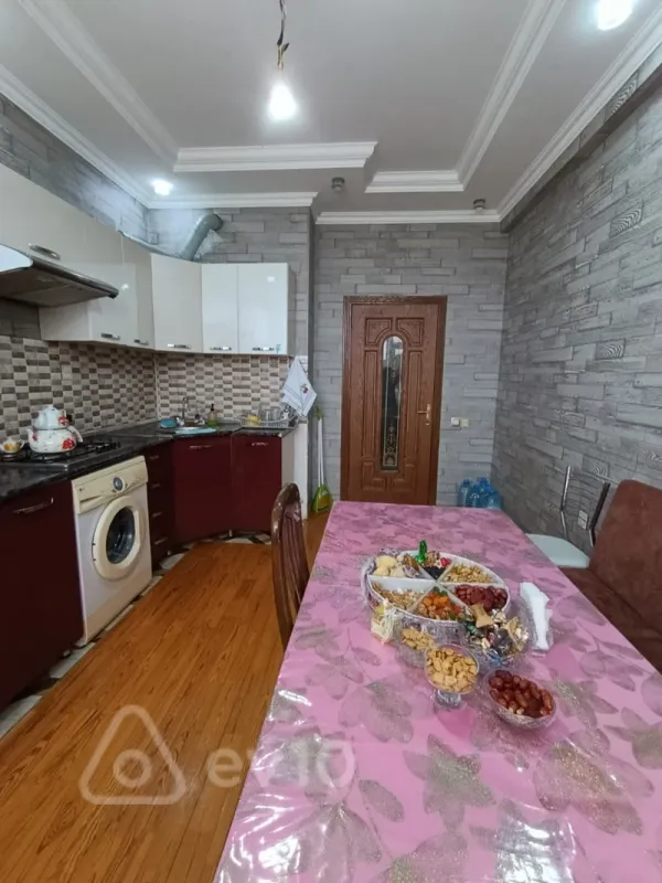 Kirayə verilir 3 otaqlı yeni tikili 94 m²