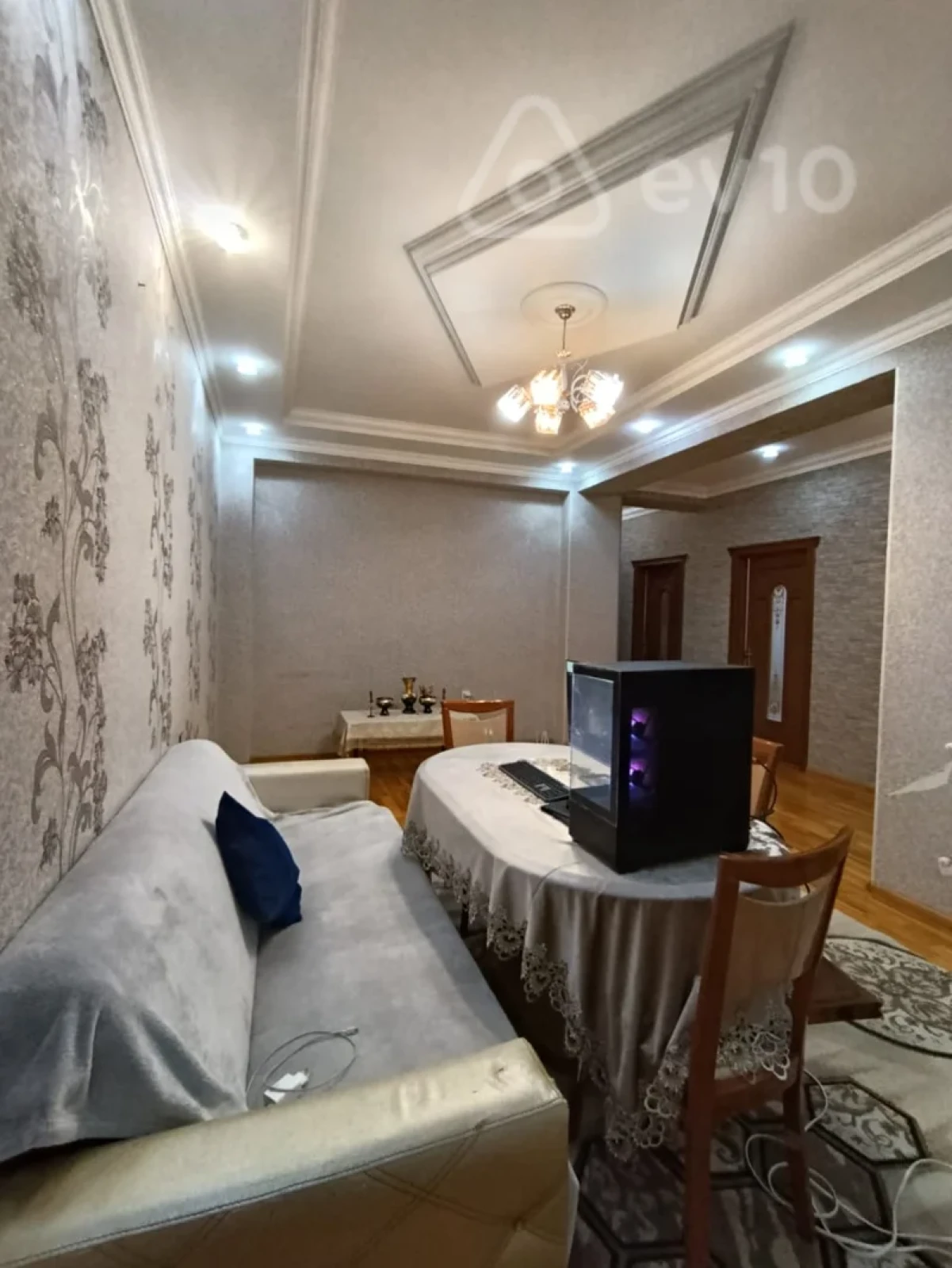 Kirayə verilir 3 otaqlı yeni tikili 94 m²