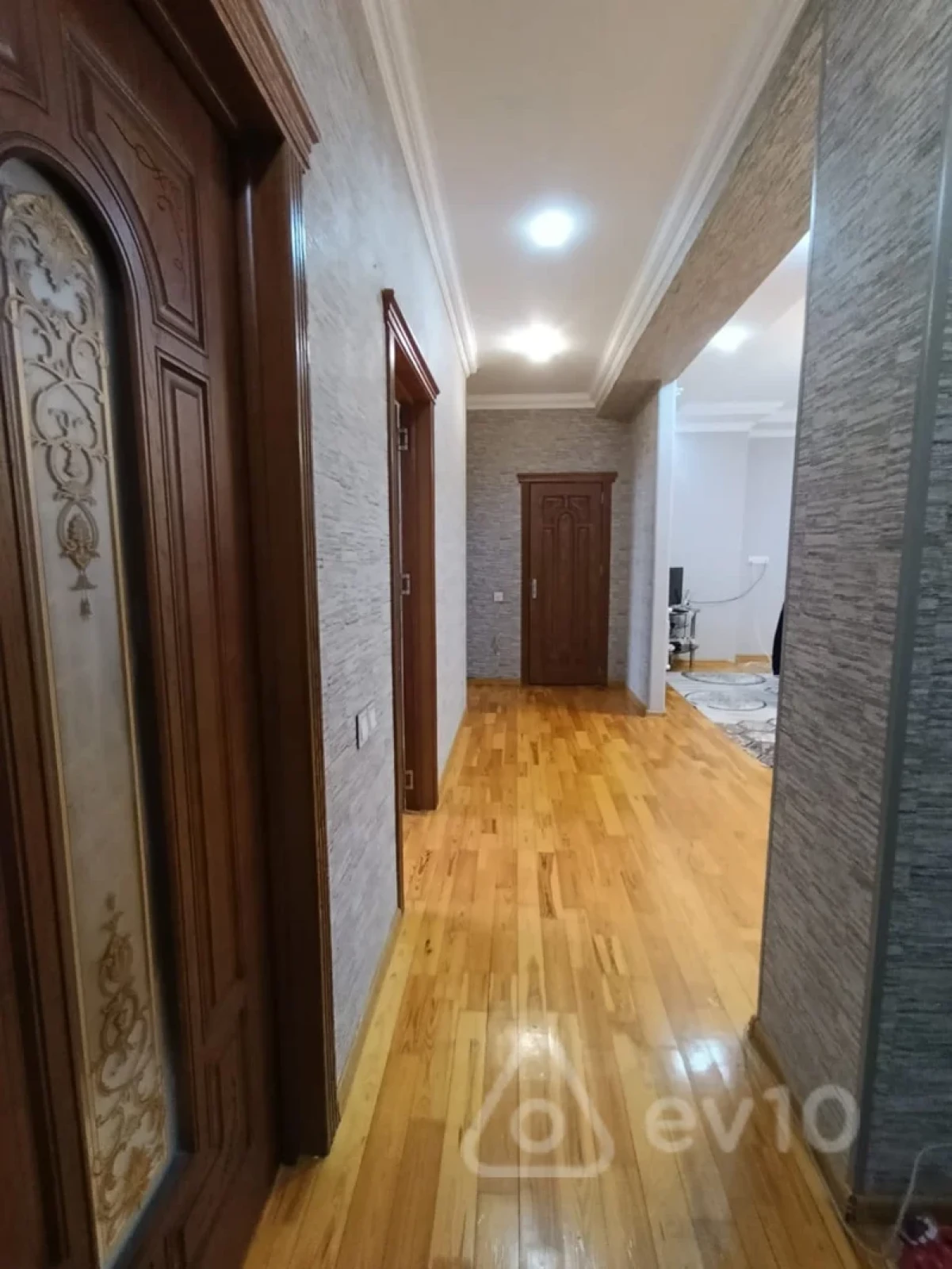 Kirayə verilir 3 otaqlı yeni tikili 94 m²