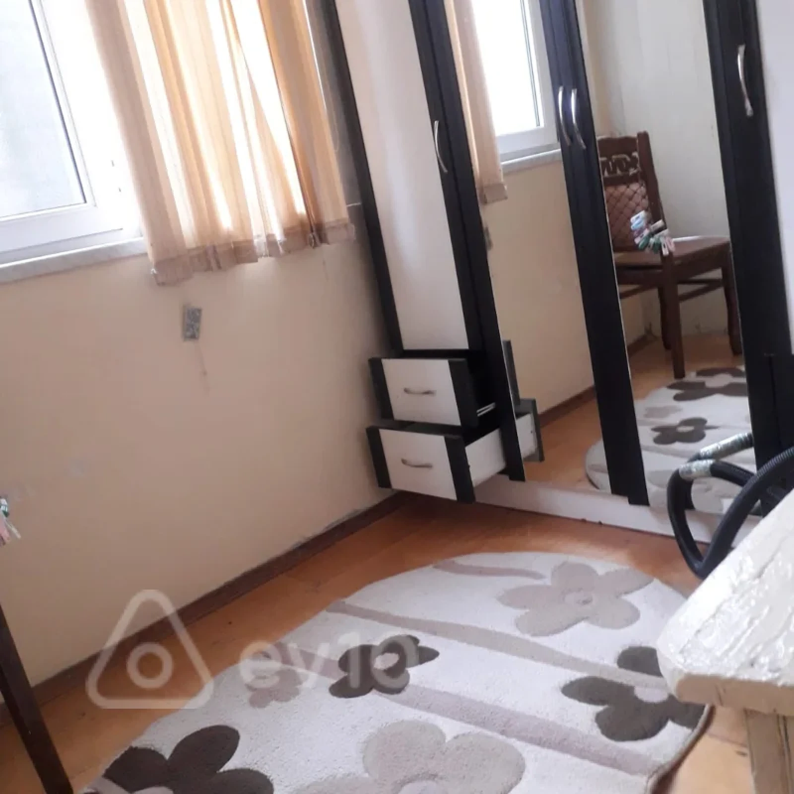 Kirayə verilir 2 otaqlı köhnə tikili 50 m²