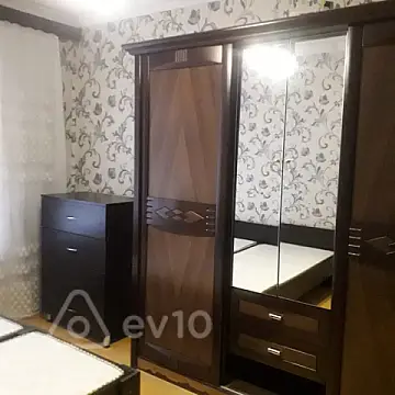 Kirayə verilir 2 otaqlı köhnə tikili 50 m²