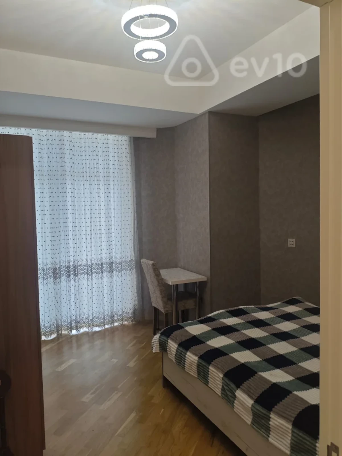 Kirayə verilir 3 otaqlı yeni tikili 70 m²