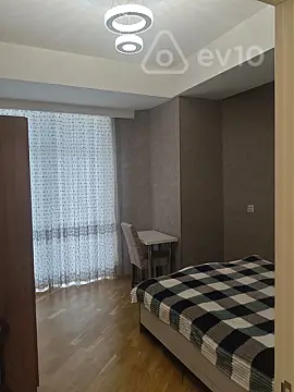 Kirayə verilir 3 otaqlı yeni tikili 70 m²