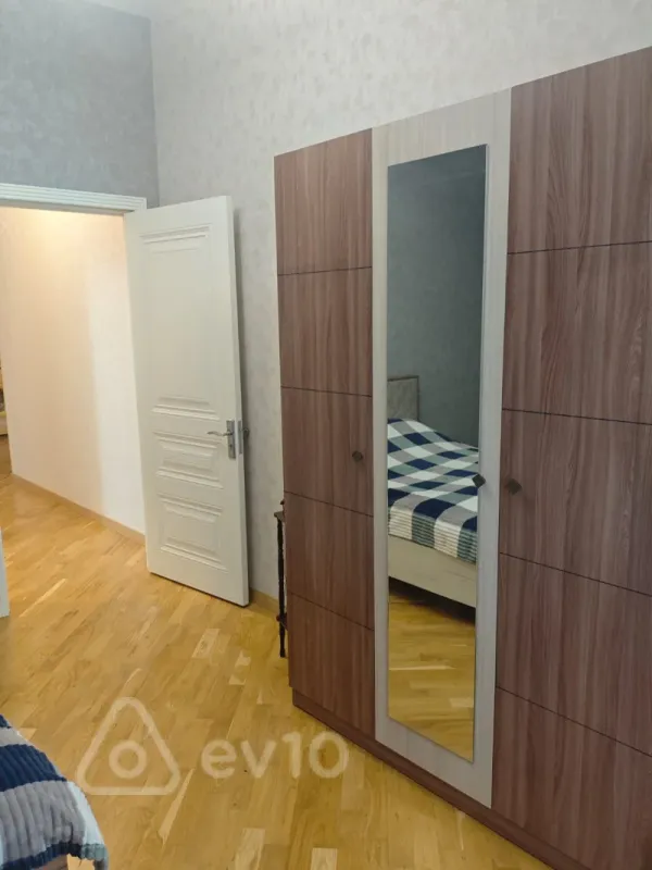 Kirayə verilir 3 otaqlı yeni tikili 70 m²
