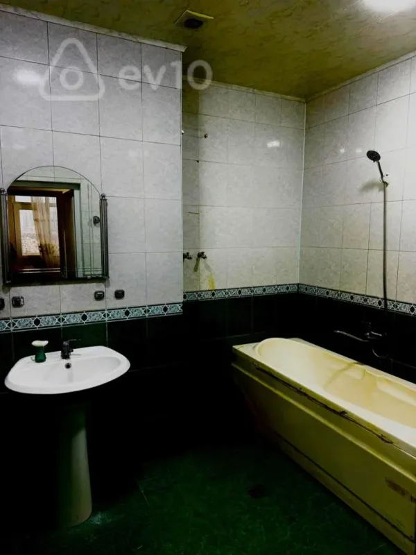 Kirayə verilir 2 otaqlı yeni tikili 85 m²