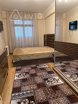 Kirayə verilir 2 otaqlı köhnə tikili 75 m²