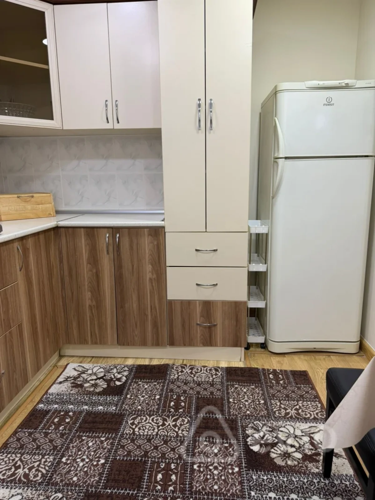 Kirayə verilir 2 otaqlı köhnə tikili 75 m²