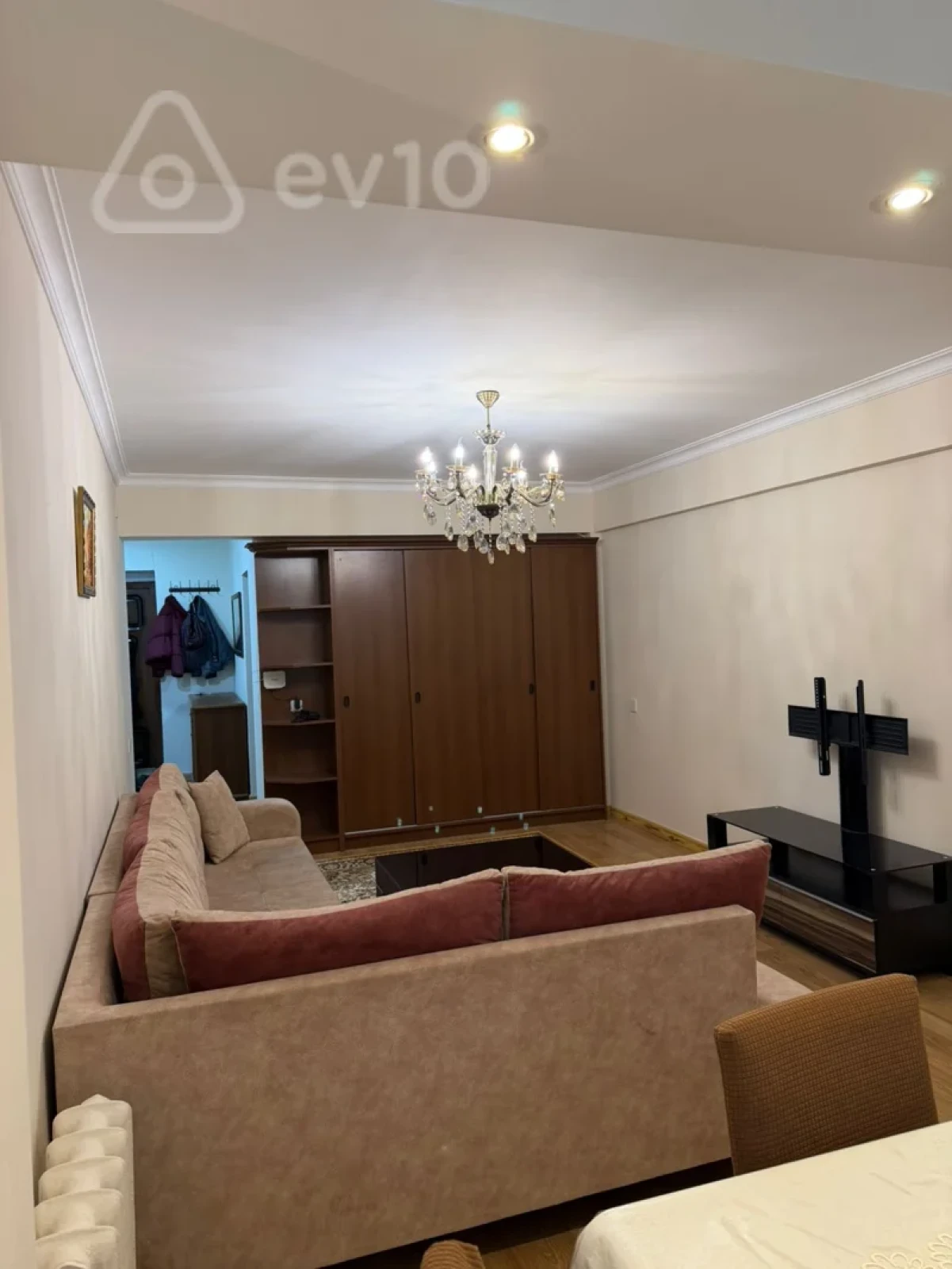 Kirayə verilir 2 otaqlı köhnə tikili 75 m²