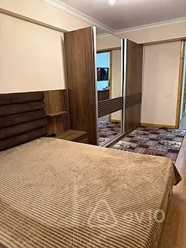 Kirayə verilir 2 otaqlı köhnə tikili 75 m²