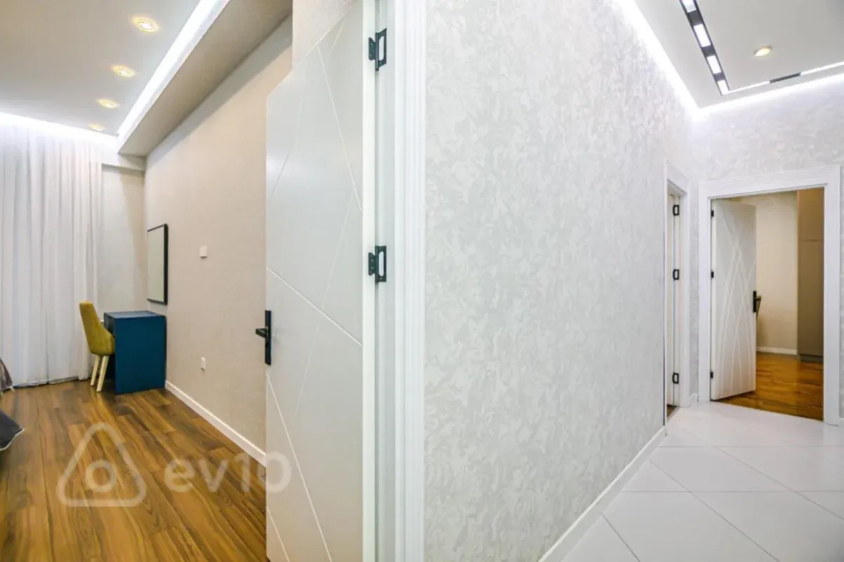 Kirayə verilir 3 otaqlı yeni tikili 120 m²