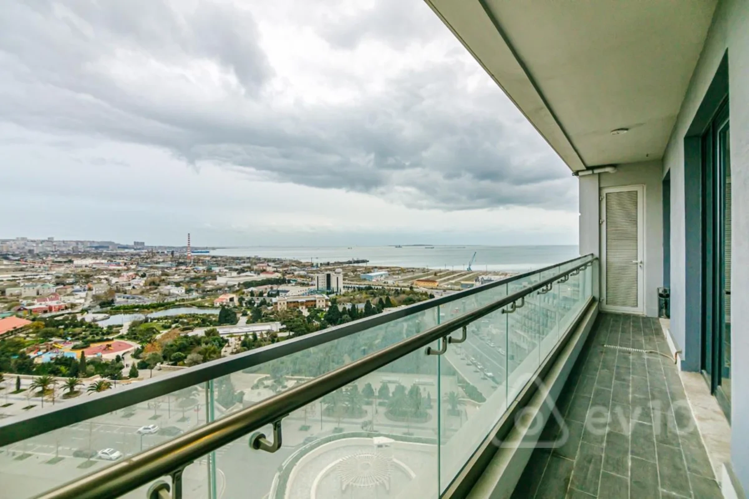 Kirayə verilir 3 otaqlı yeni tikili 120 m²