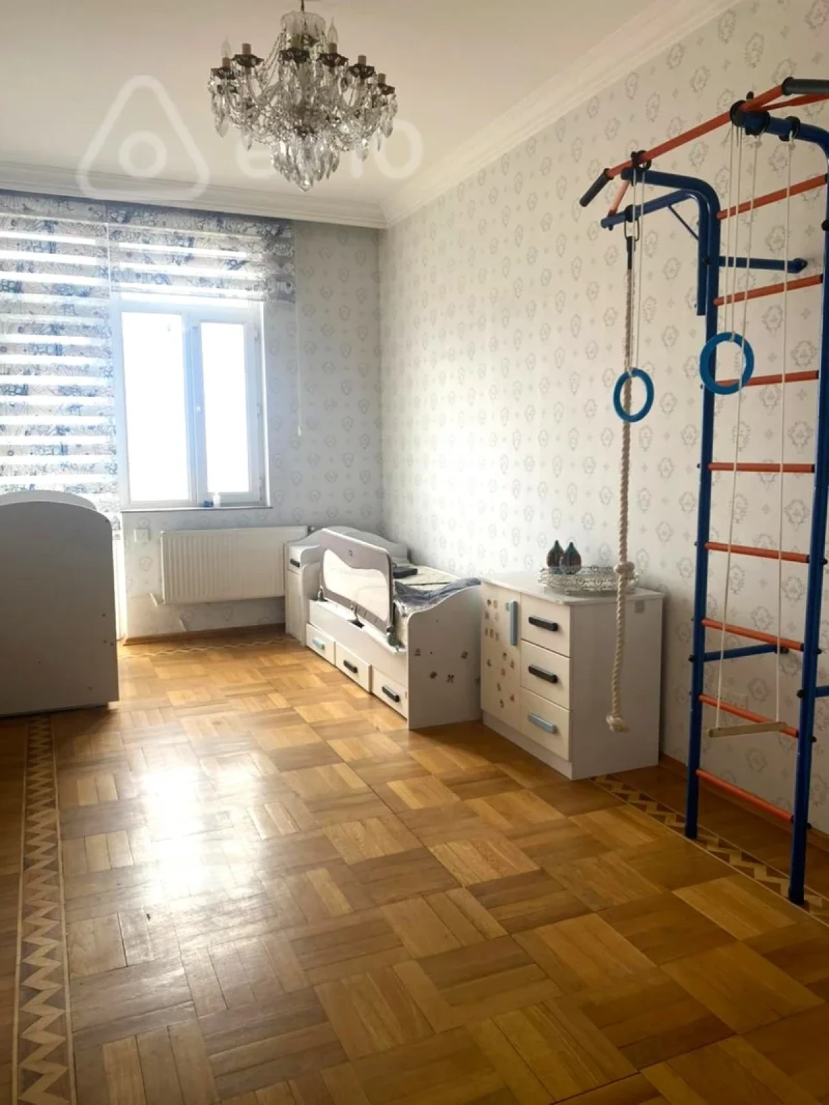Kirayə verilir 3 otaqlı yeni tikili 130 m²