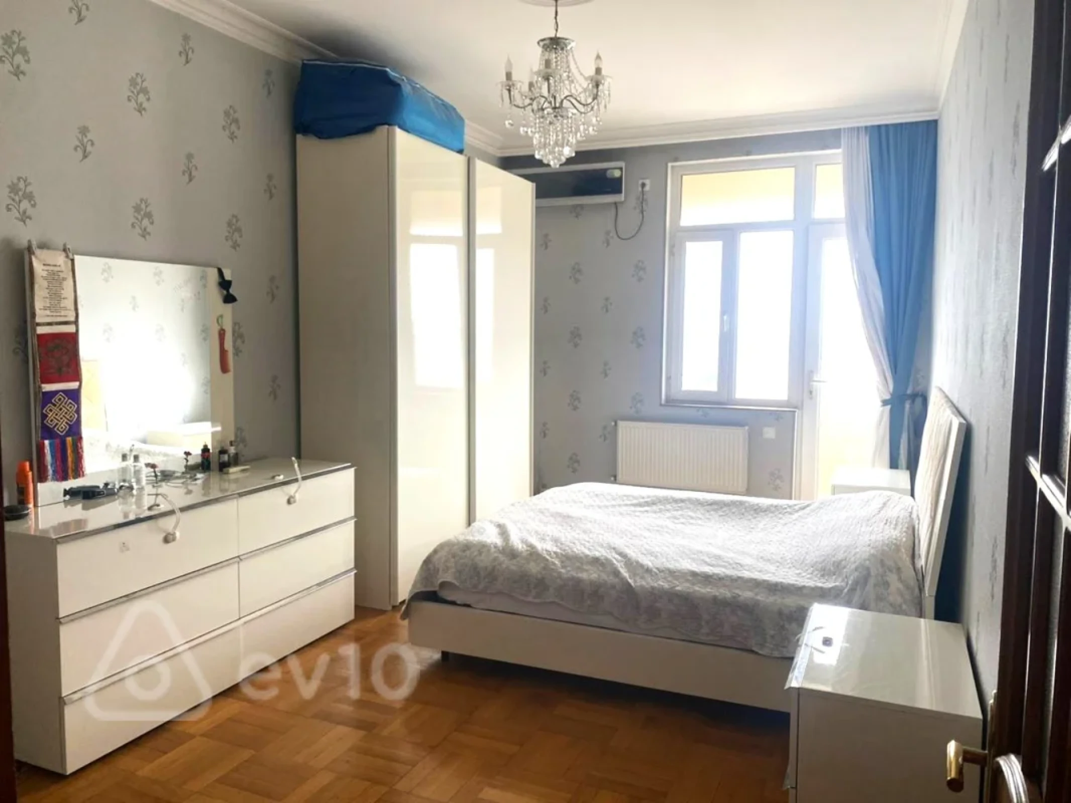 Kirayə verilir 3 otaqlı yeni tikili 130 m²