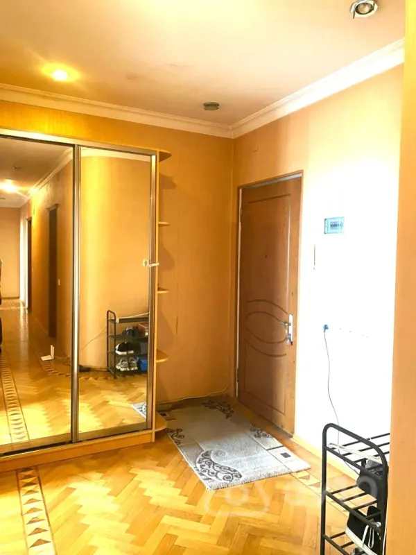Kirayə verilir 3 otaqlı yeni tikili 130 m²