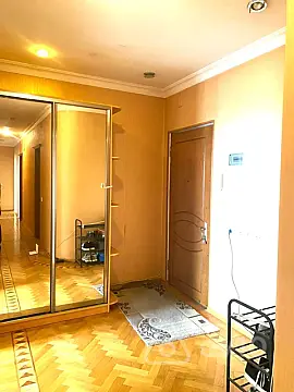 Kirayə verilir 3 otaqlı yeni tikili 130 m²