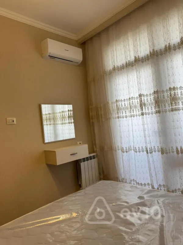 Kirayə verilir 2 otaqlı yeni tikili 65 m²