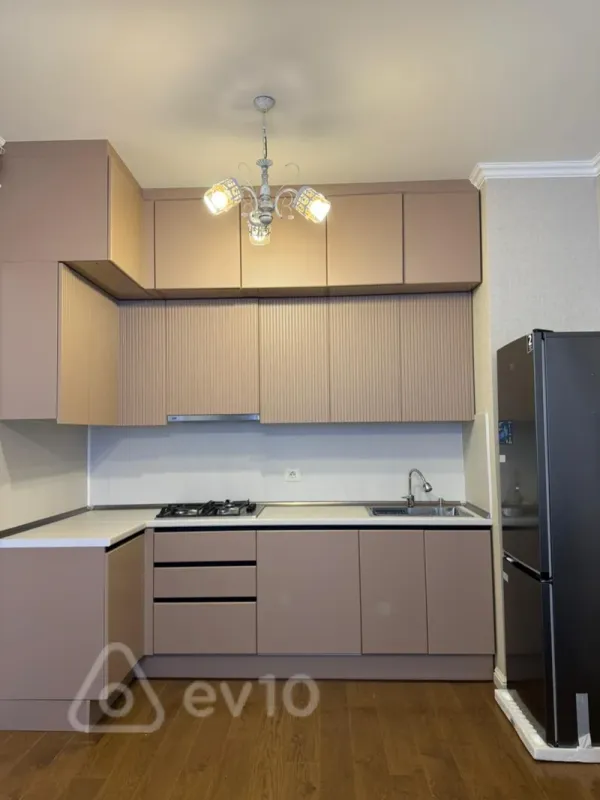 Kirayə verilir 2 otaqlı yeni tikili 65 m²