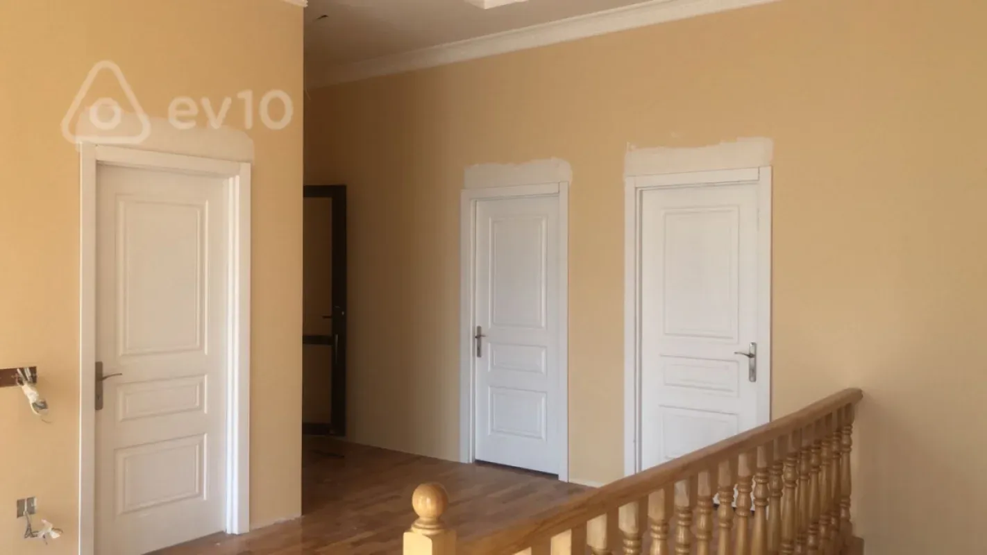 Kirayə verilir 5 otaqlı həyət evi 280 m²