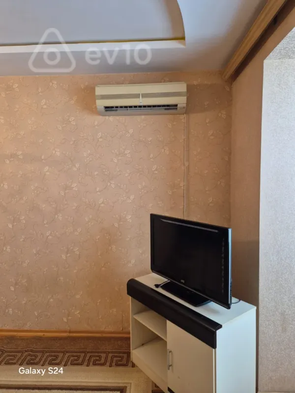 Kirayə verilir 2 otaqlı yeni tikili 70 m²