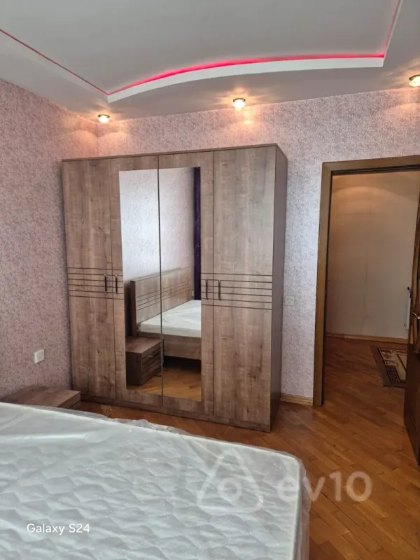 Kirayə verilir 2 otaqlı yeni tikili 70 m²
