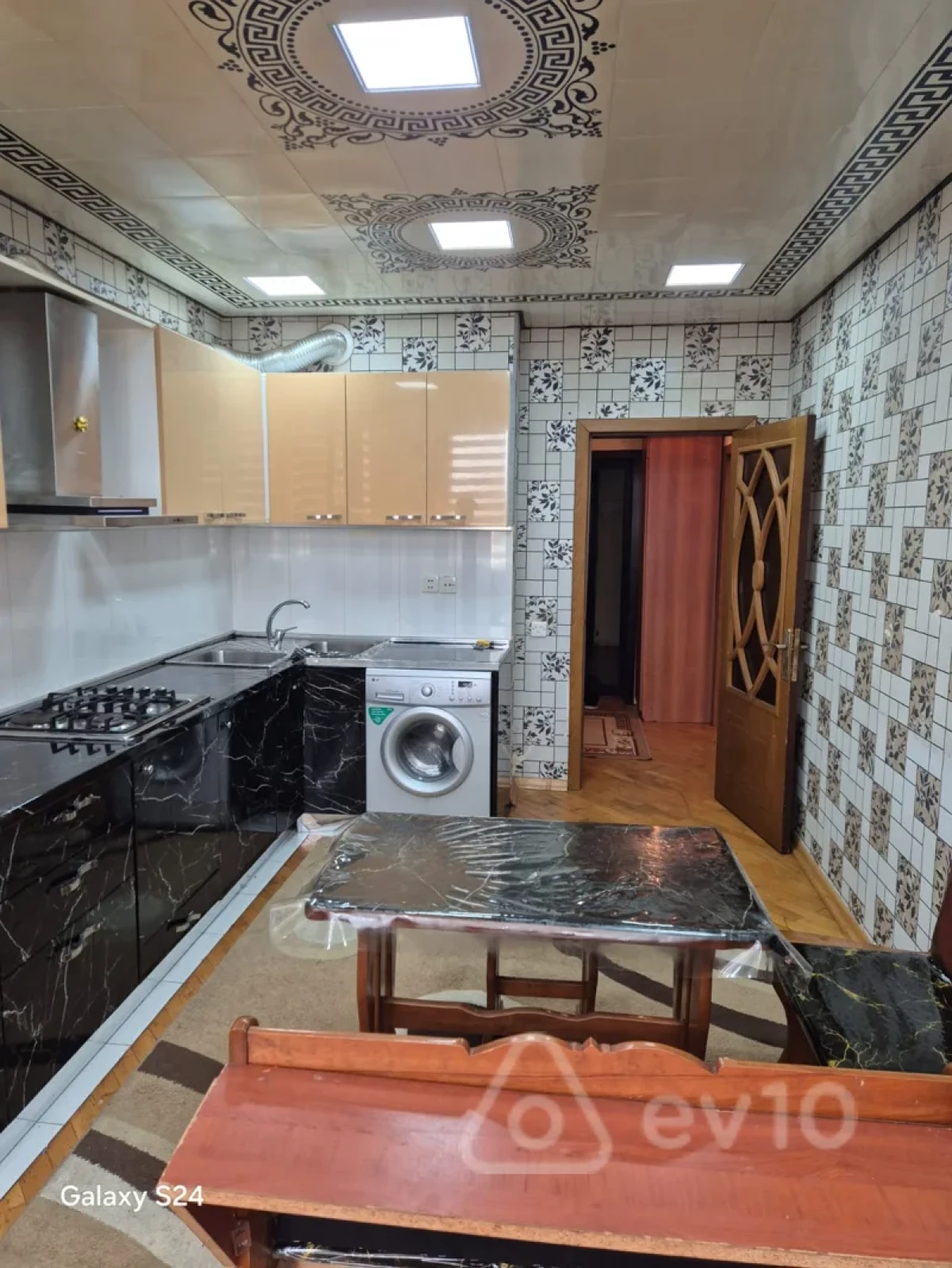 Kirayə verilir 2 otaqlı yeni tikili 70 m²