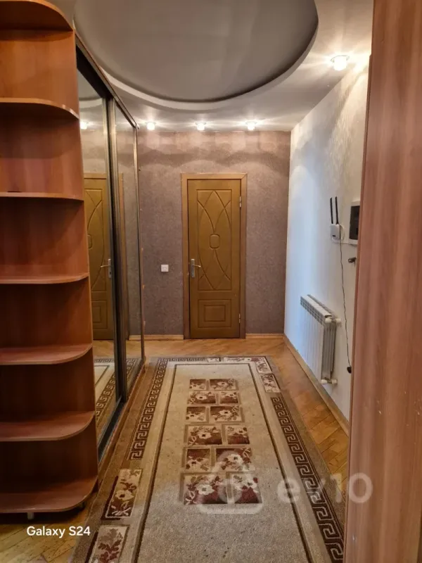 Kirayə verilir 2 otaqlı yeni tikili 70 m²