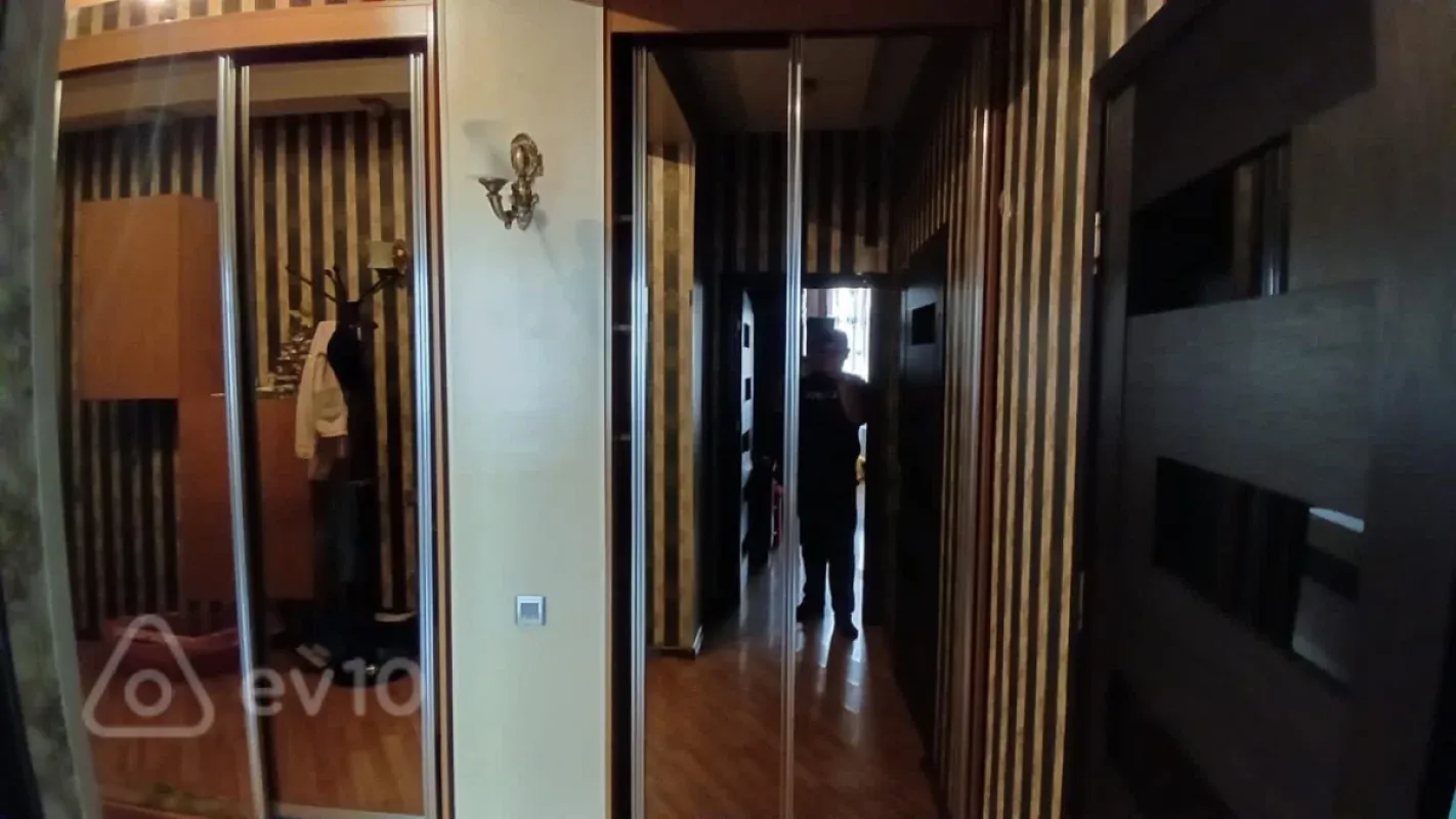 Kirayə verilir 3 otaqlı yeni tikili 100 m²