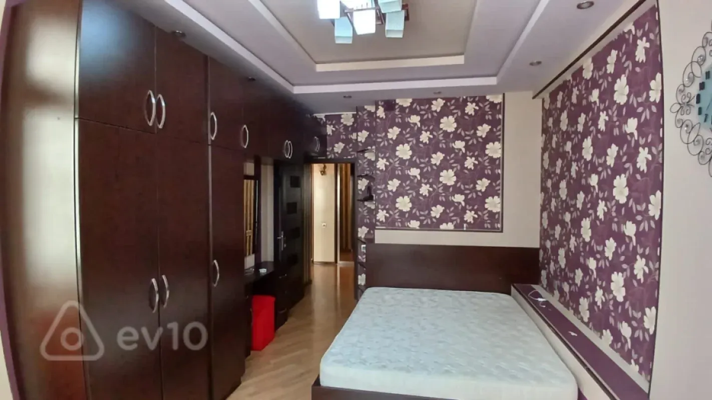 Kirayə verilir 3 otaqlı yeni tikili 100 m²