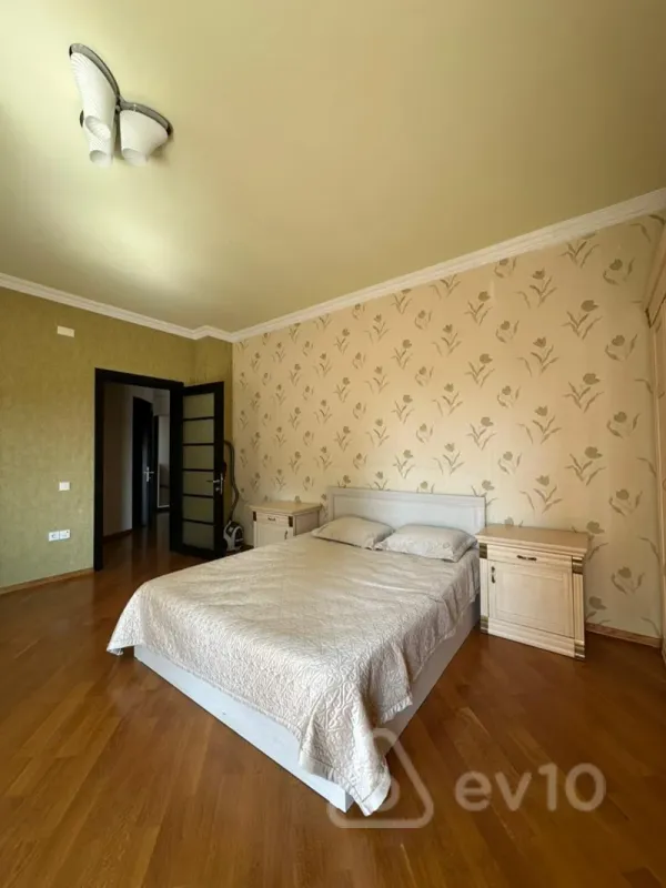 Kirayə verilir 3 otaqlı yeni tikili 110 m²