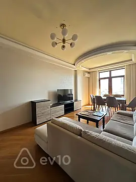 Kirayə verilir 3 otaqlı yeni tikili 110 m²