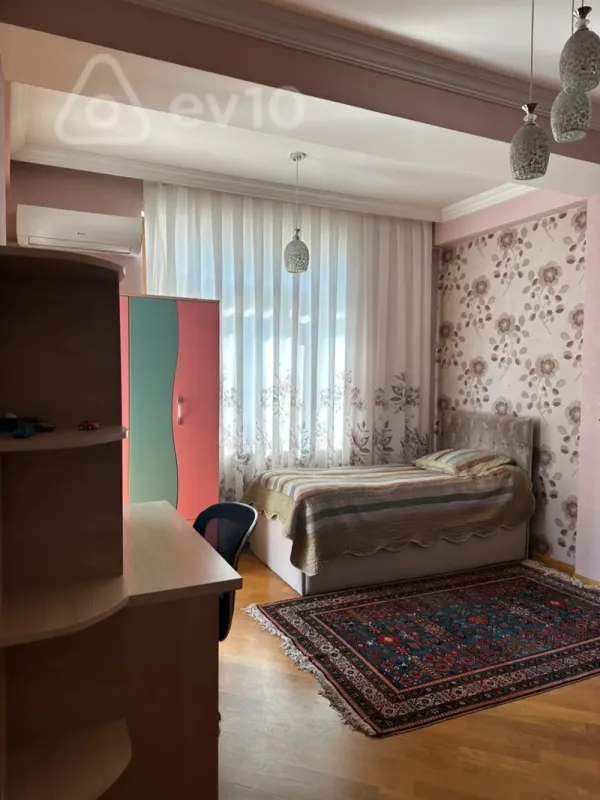 Kirayə verilir 3 otaqlı yeni tikili 110 m²