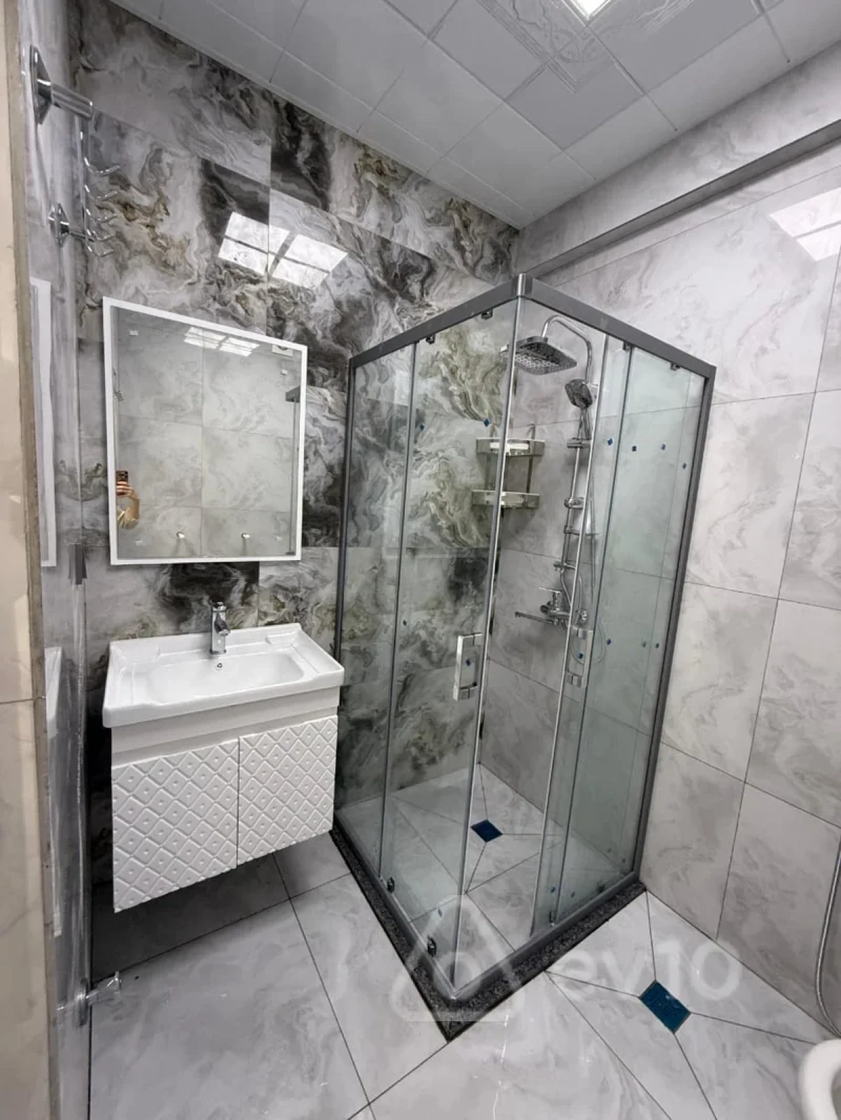 Kirayə verilir 2 otaqlı yeni tikili 61 m²