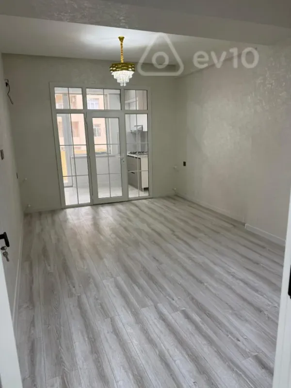 Kirayə verilir 2 otaqlı yeni tikili 61 m²
