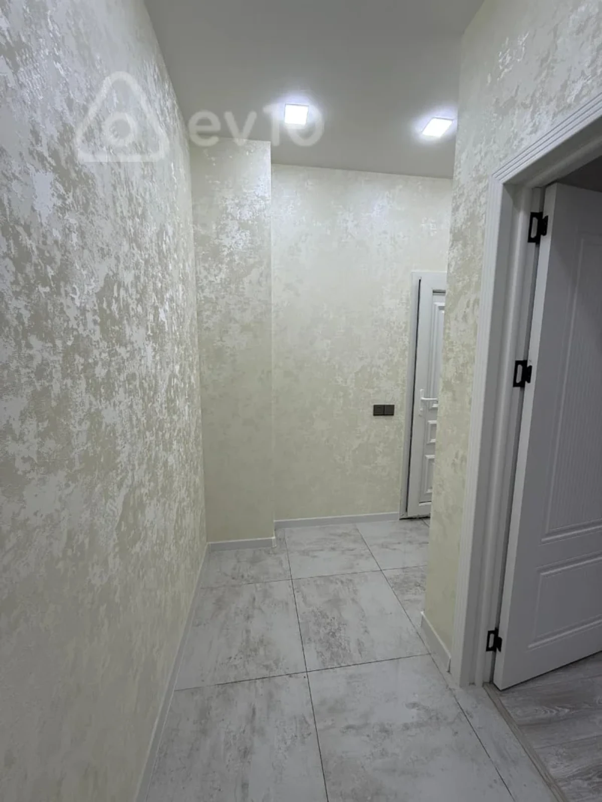 Kirayə verilir 2 otaqlı yeni tikili 61 m²