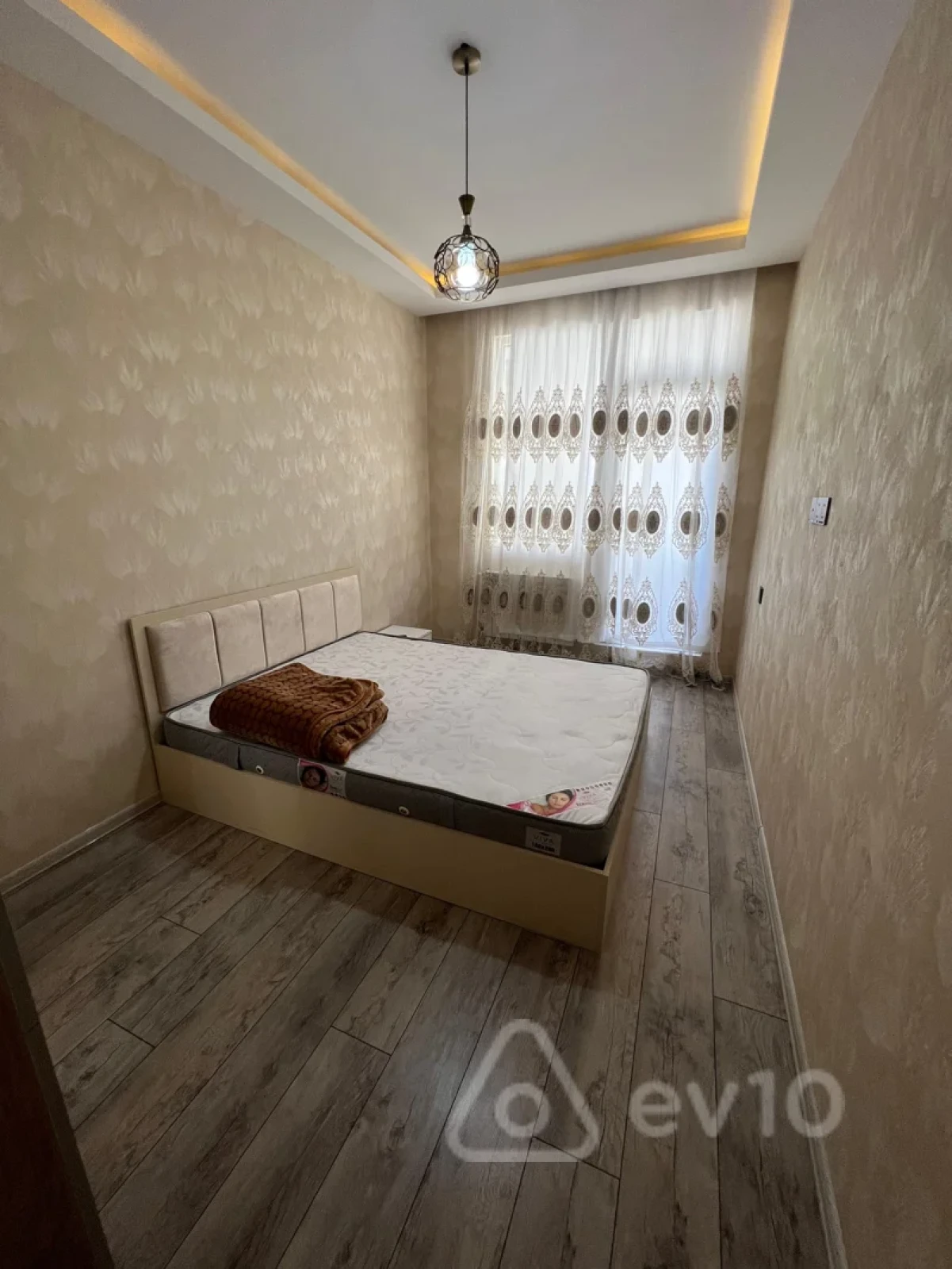 Kirayə verilir 2 otaqlı yeni tikili 56 m²