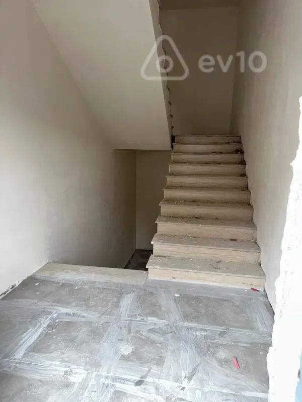 Satılır 2 otaqlı yeni tikili 92 m²
