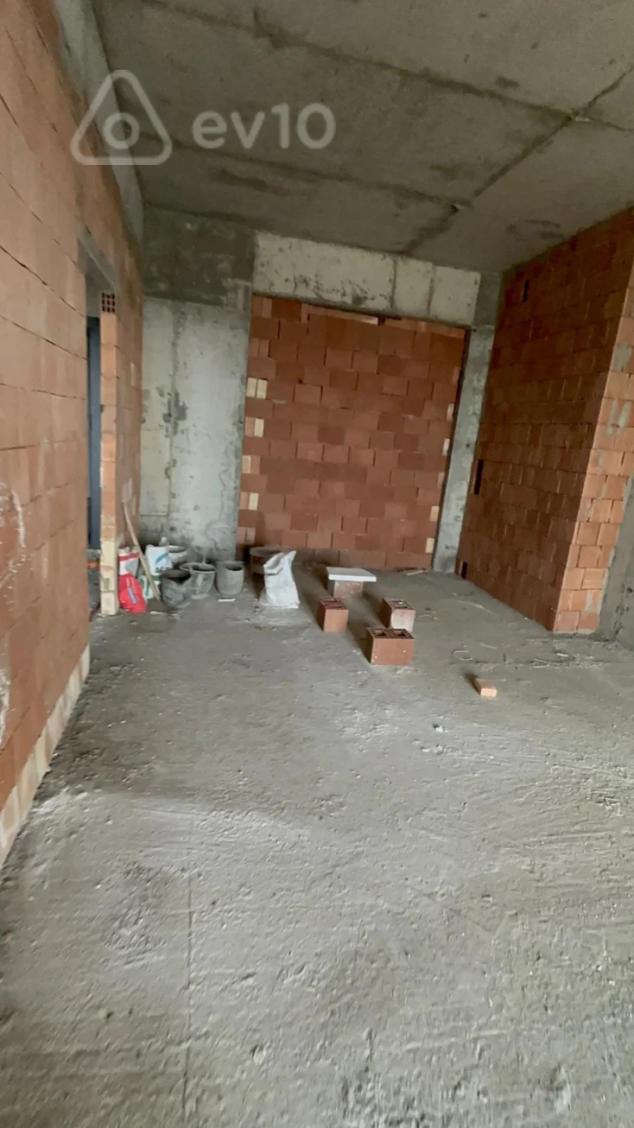 Satılır 2 otaqlı yeni tikili 92 m²