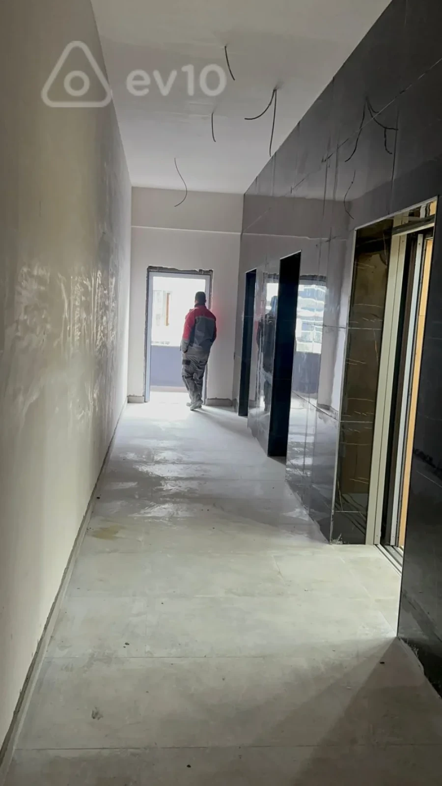 Satılır 2 otaqlı yeni tikili 92 m²