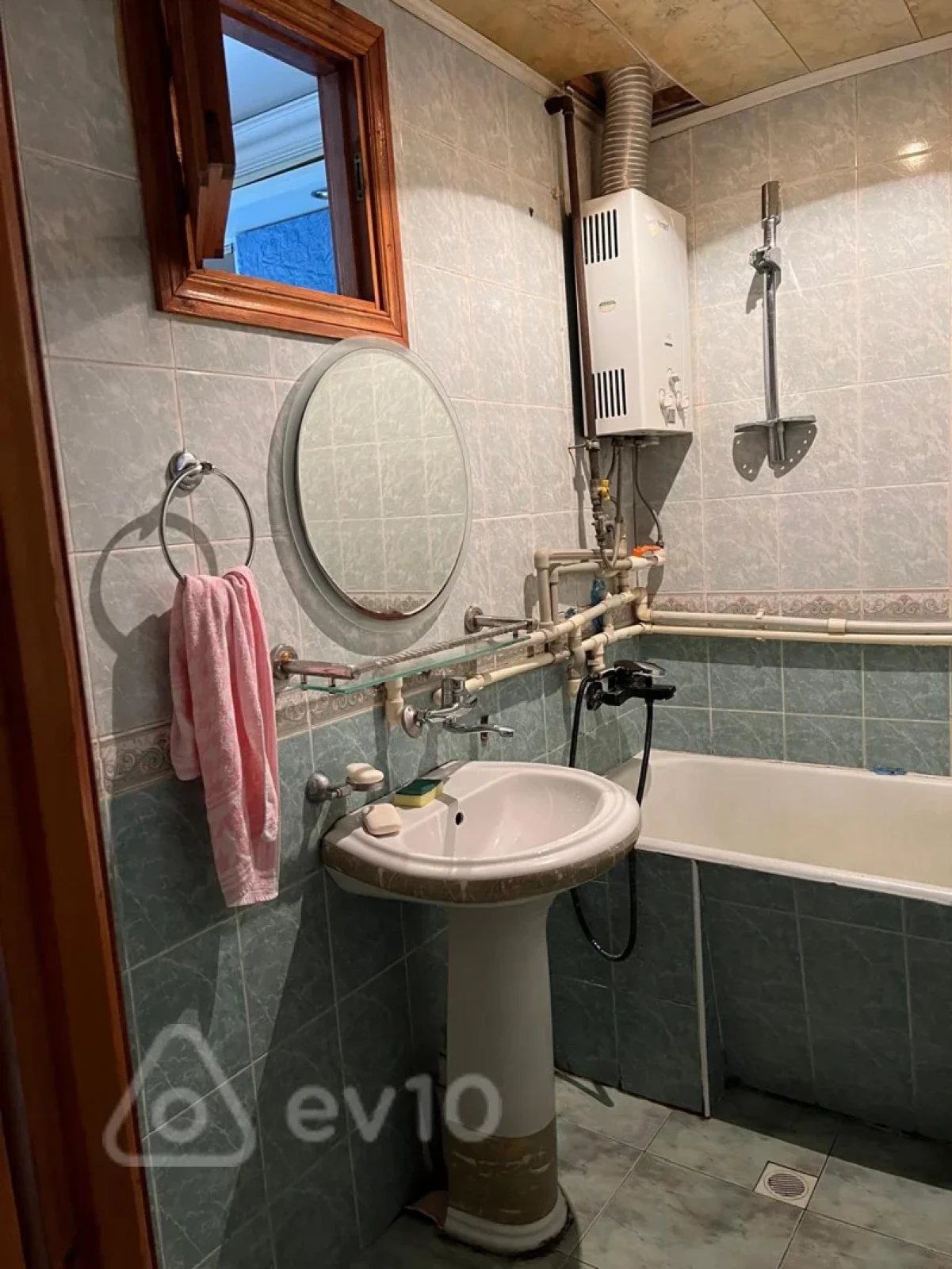 Kirayə verilir 3 otaqlı köhnə tikili 60 m²